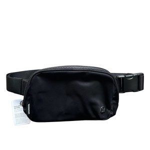 lululemon Everywhere Belt Bag Black 1L NWT 🍋